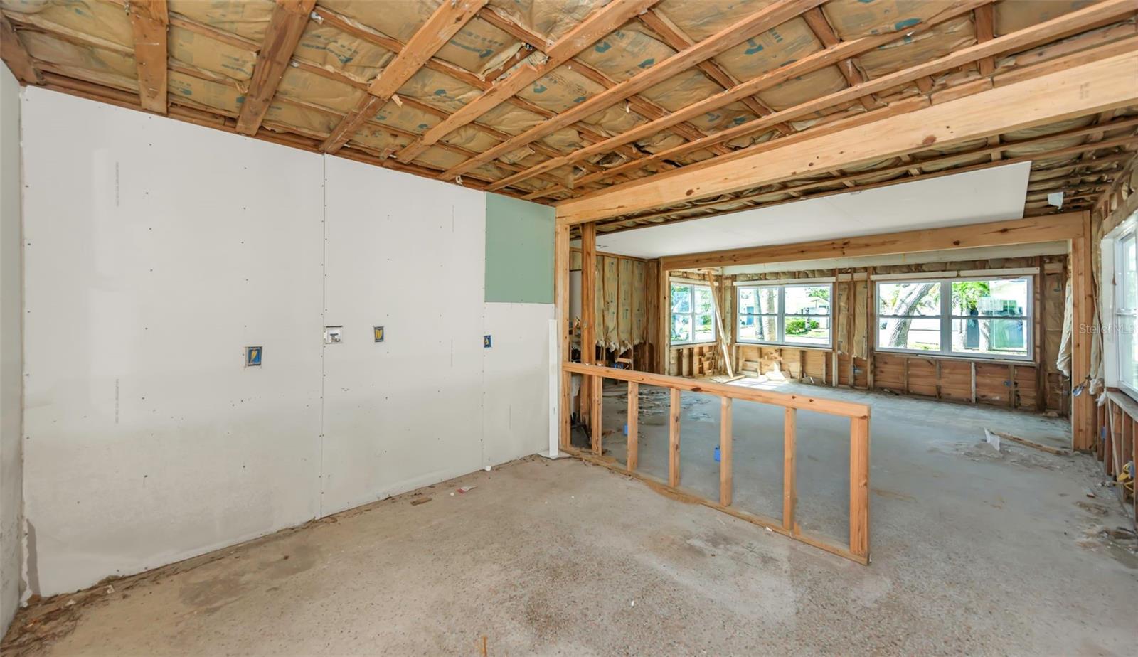 SUTHERLAND SHORES - Residential