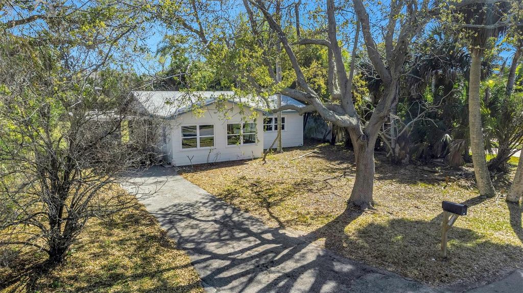 Photo of 1820 Sutherland Drive W, Palm Harbor, FL 34683 (MLS # TB8478393)