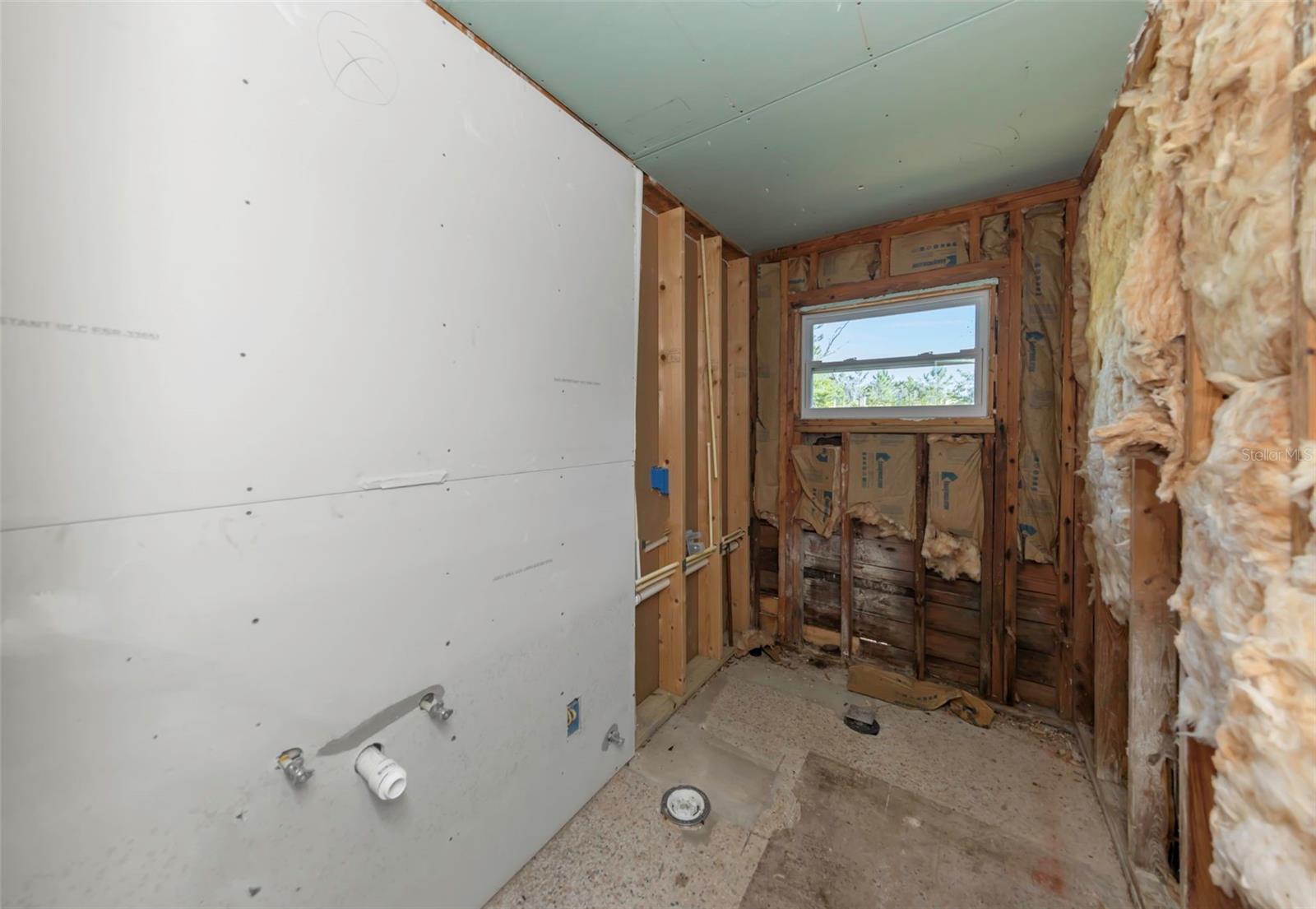 SUTHERLAND SHORES - Residential