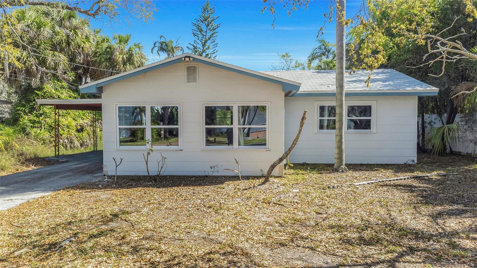 SUTHERLAND SHORES - Residential