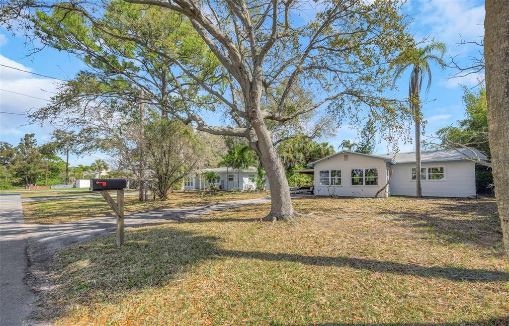 Photo of 1820 Sutherland Drive W, Palm Harbor, FL 34683 (MLS # TB8478393)
