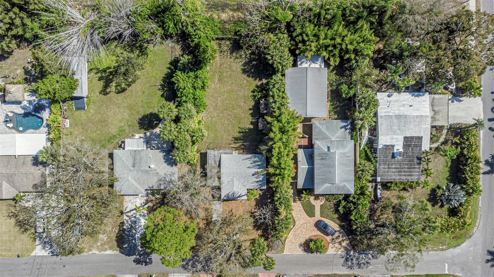 SUTHERLAND SHORES - Residential