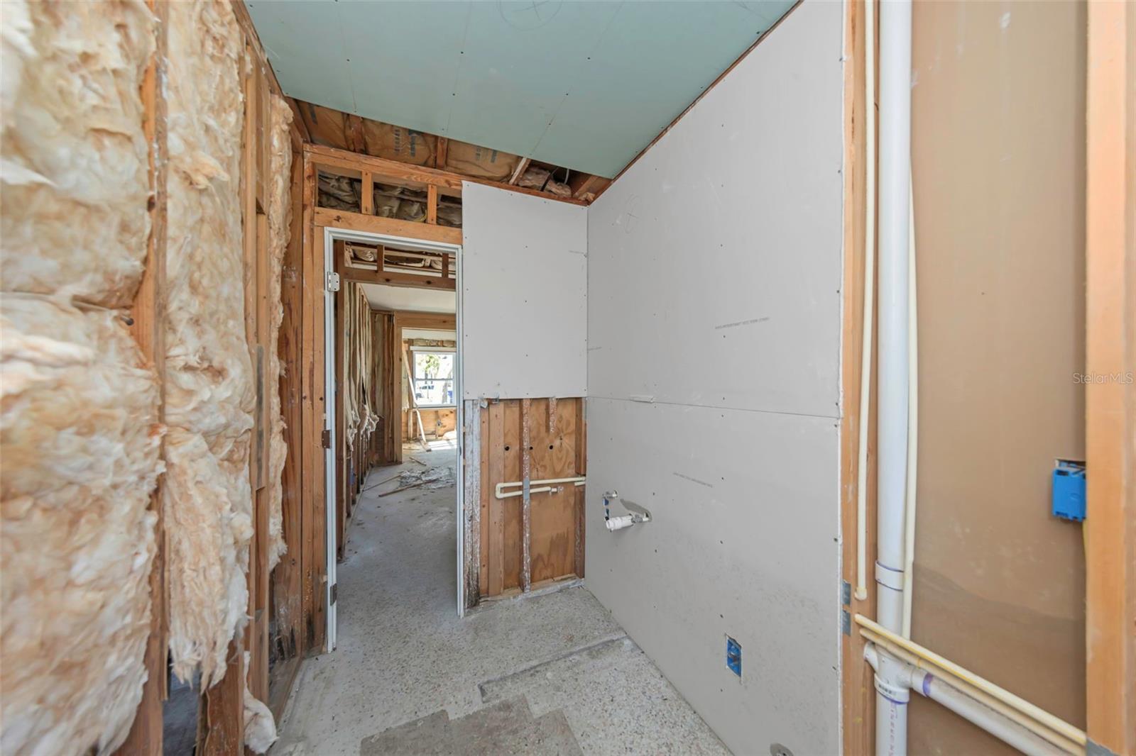 SUTHERLAND SHORES - Residential