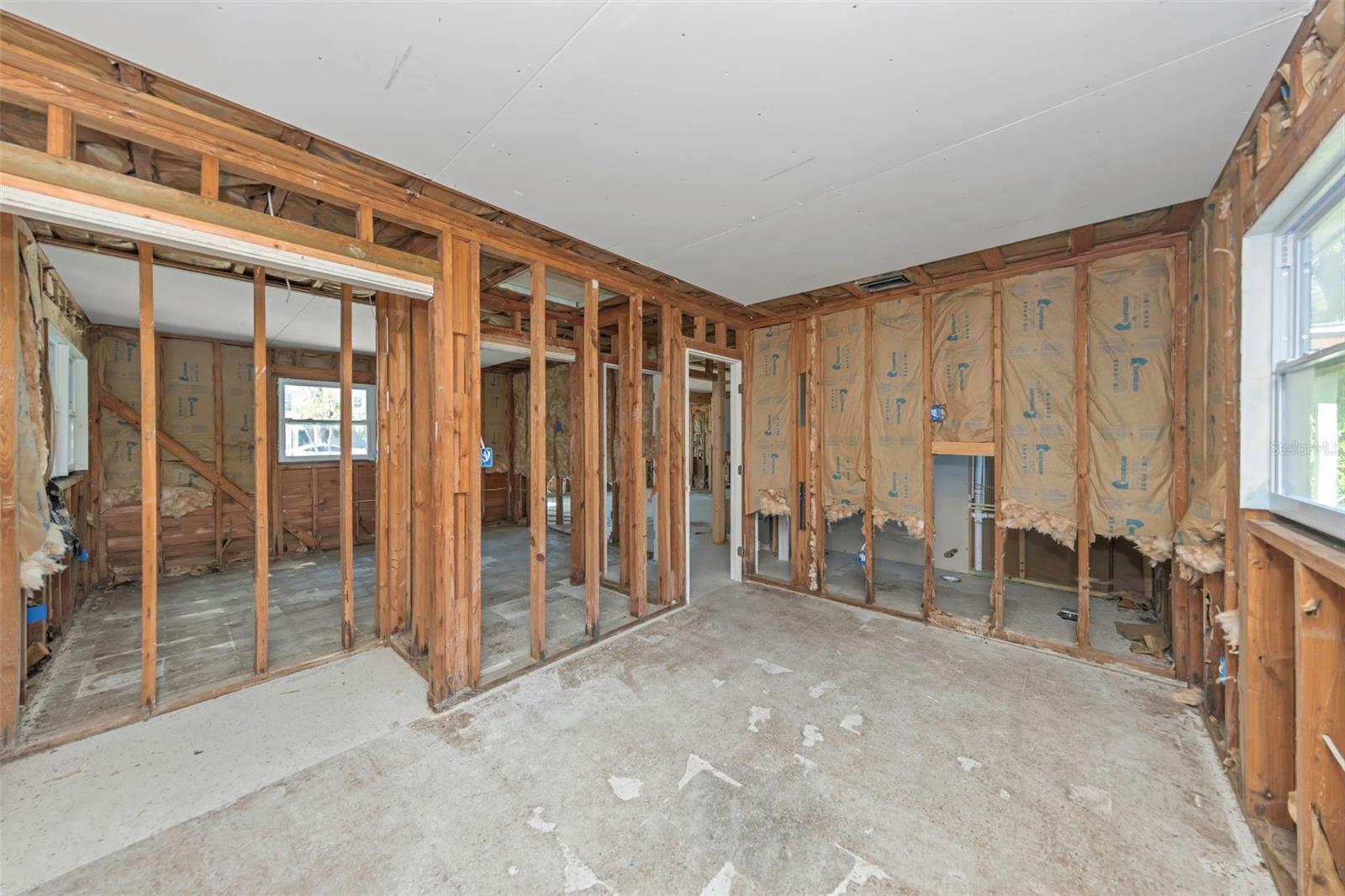 SUTHERLAND SHORES - Residential