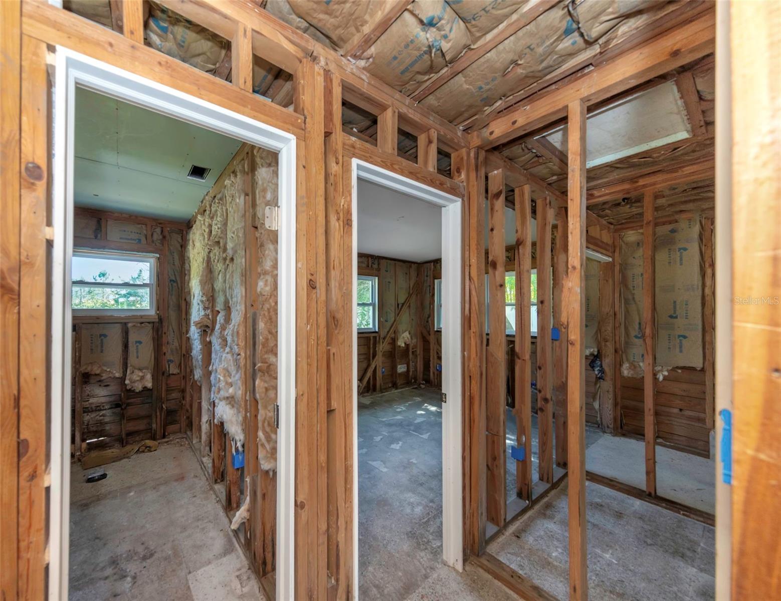 SUTHERLAND SHORES - Residential