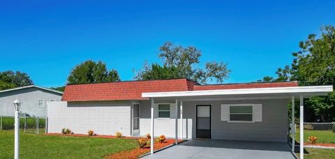 Photo of 46 Lake Court Loop, Ocala, FL 34472 (MLS # OM712169)