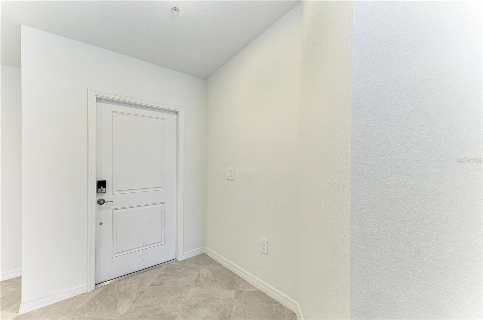 CALUSA COUNTRY CLUB - Residential Lease