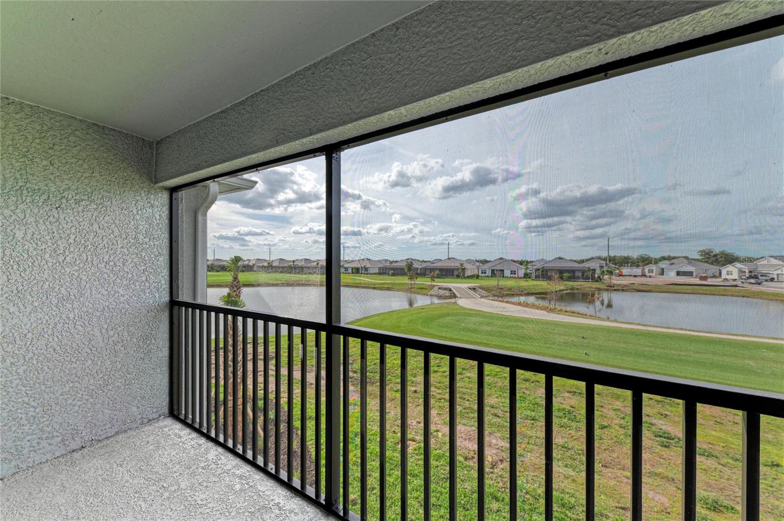 CALUSA COUNTRY CLUB - Residential Lease