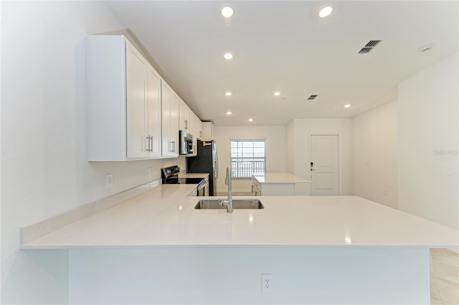 CALUSA COUNTRY CLUB - Residential Lease