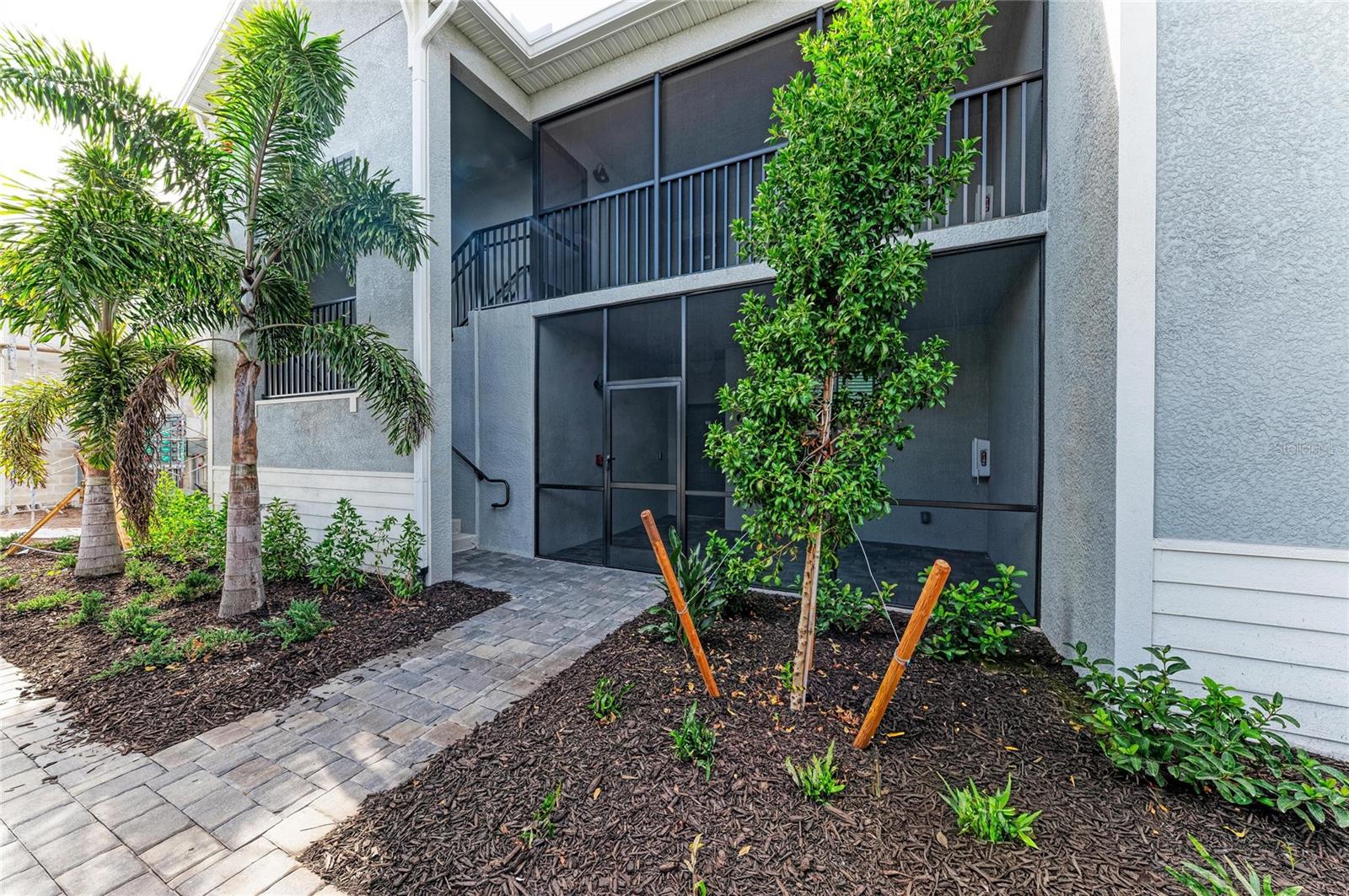 CALUSA COUNTRY CLUB - Residential Lease