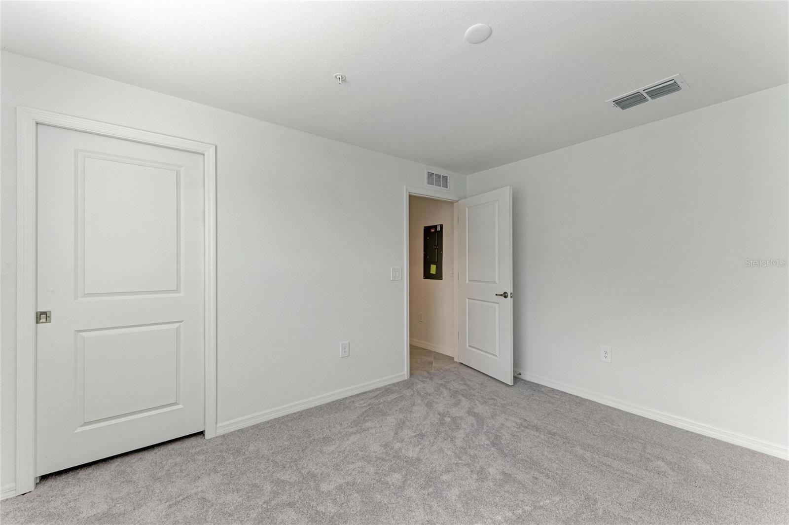 CALUSA COUNTRY CLUB - Residential Lease