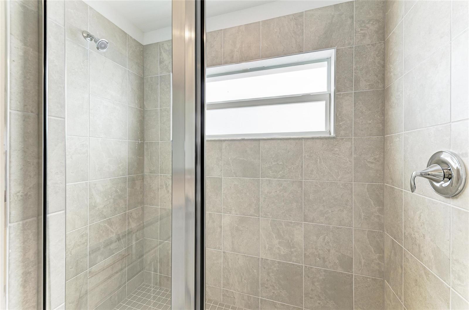 CALUSA COUNTRY CLUB - Residential Lease