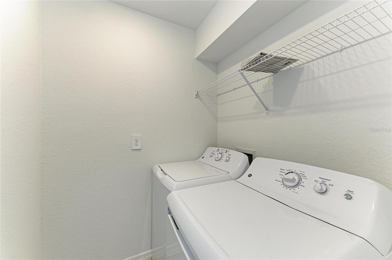 CALUSA COUNTRY CLUB - Residential Lease