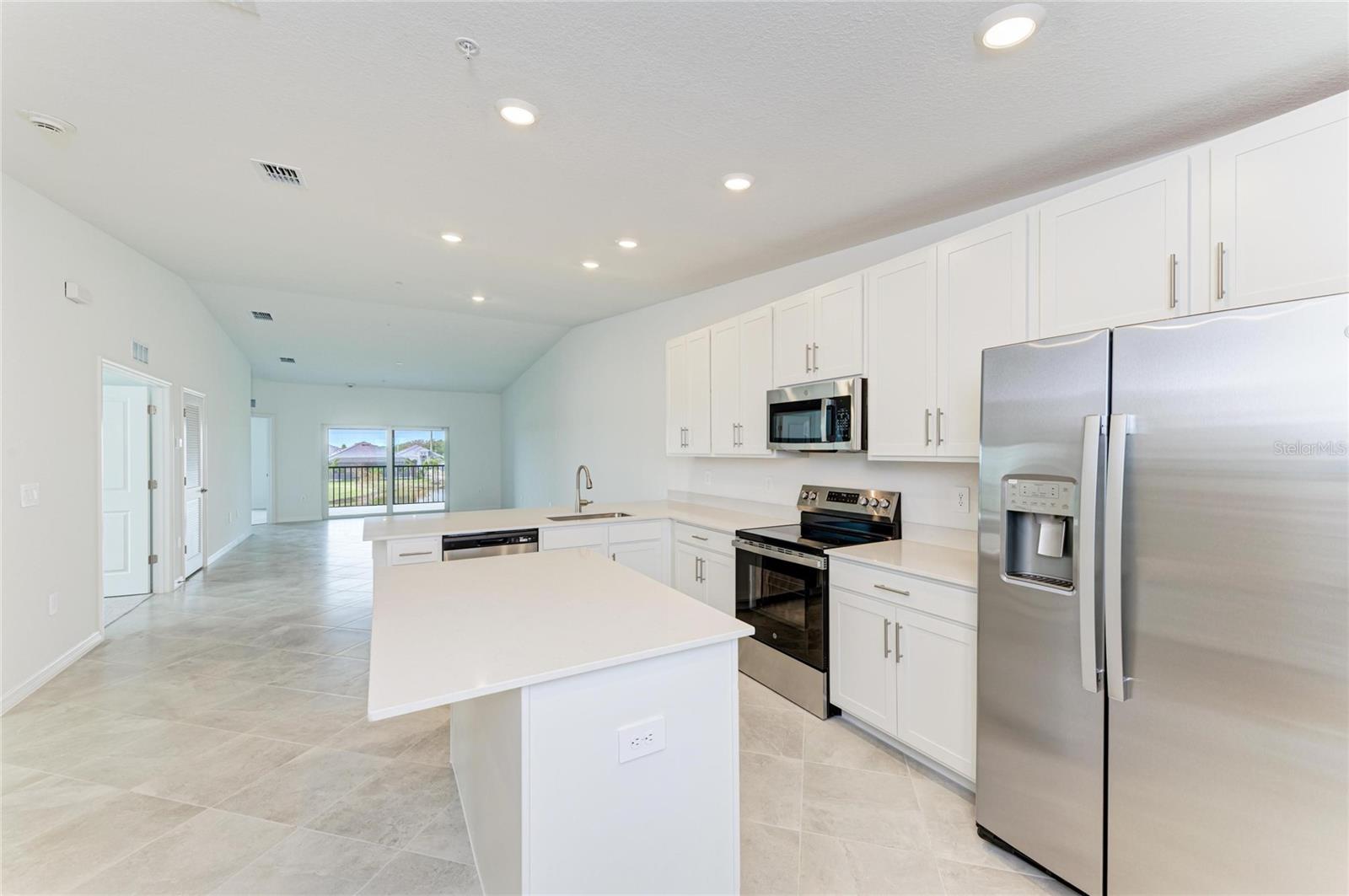 CALUSA COUNTRY CLUB - Residential Lease