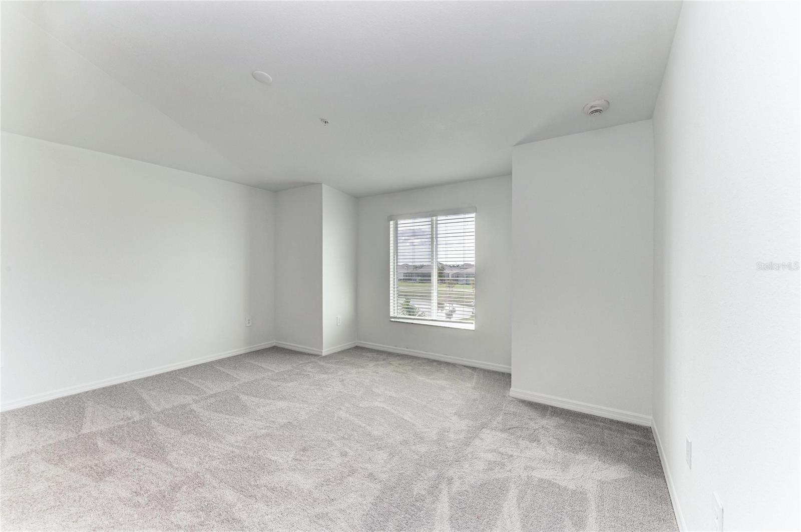 CALUSA COUNTRY CLUB - Residential Lease