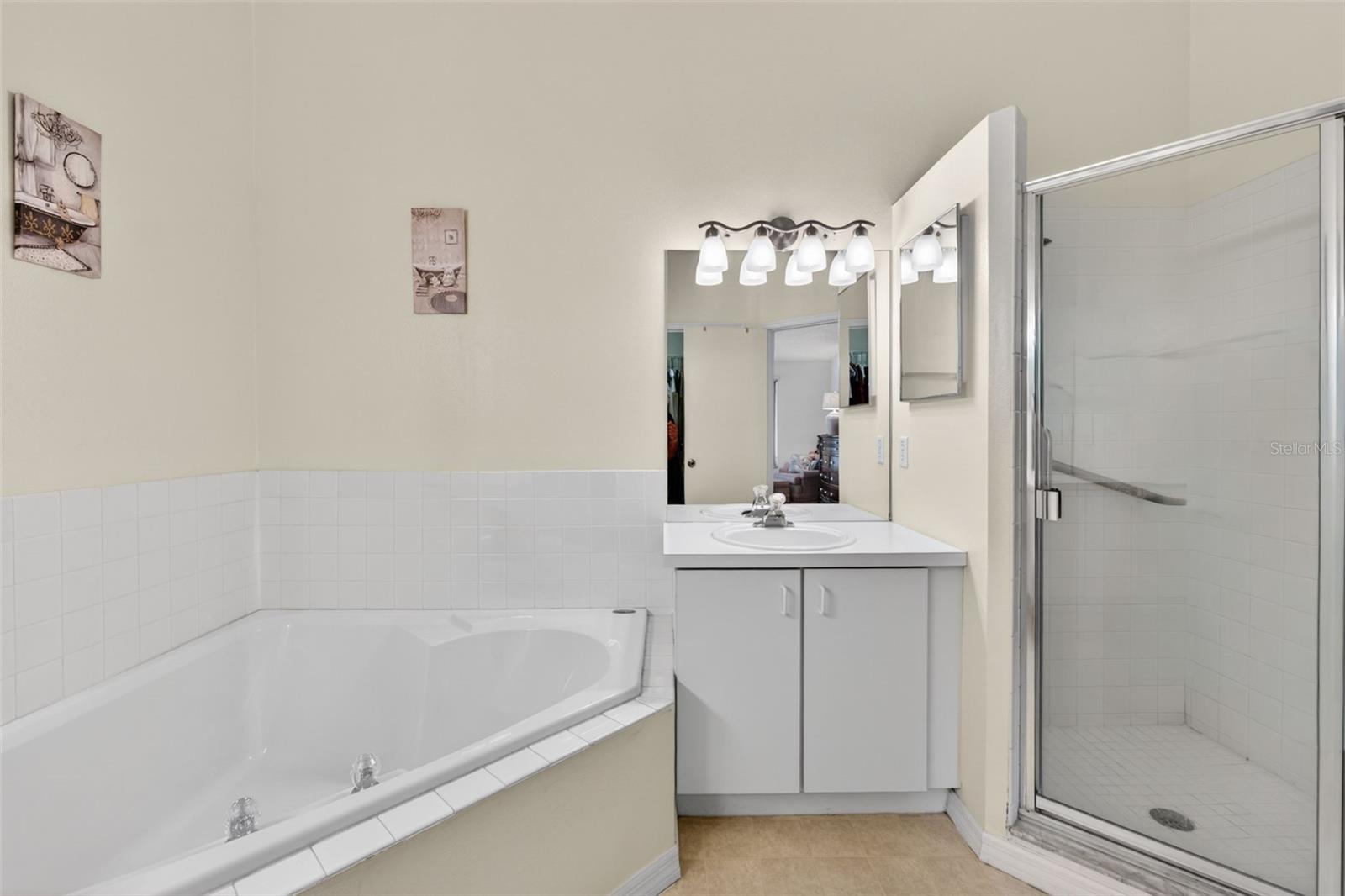 VENTURA VILLAGE PH 04 - Residential