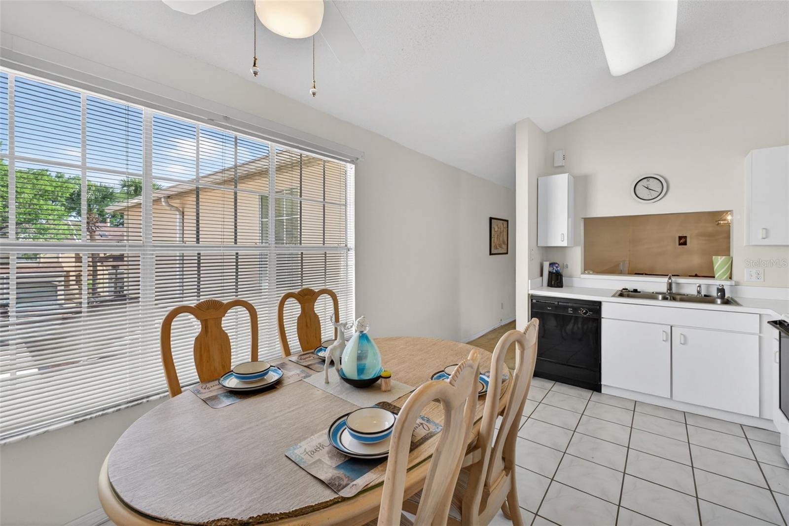 VENTURA VILLAGE PH 04 - Residential