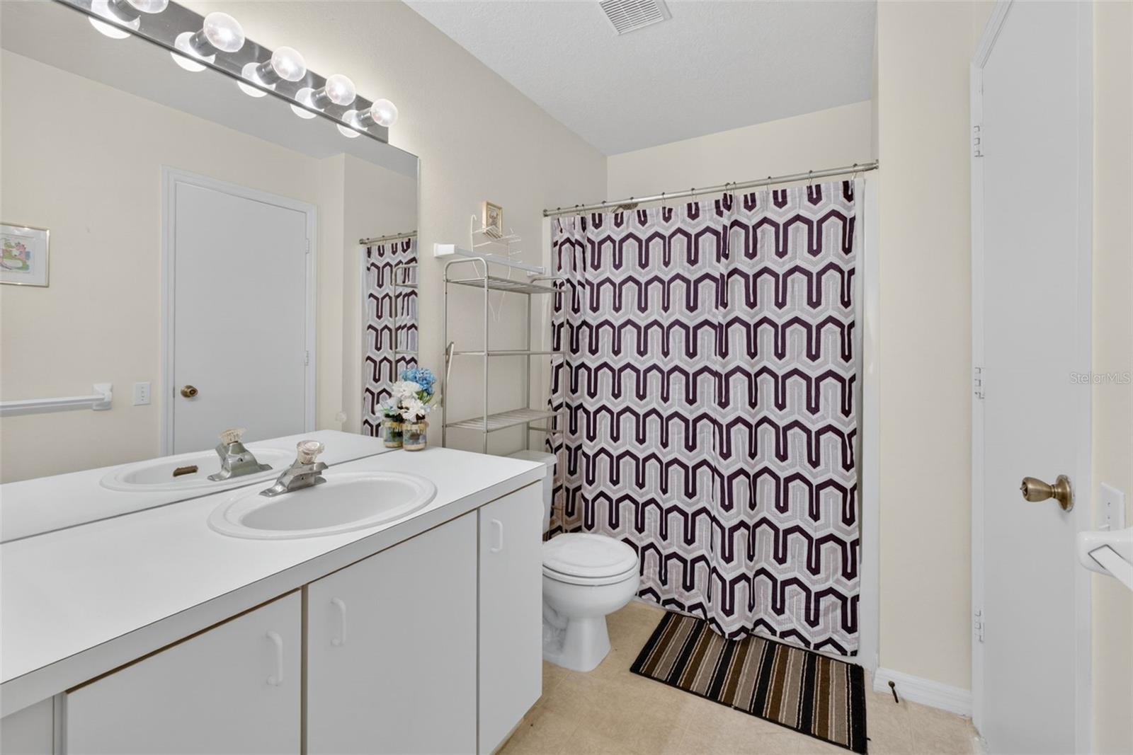 VENTURA VILLAGE PH 04 - Residential