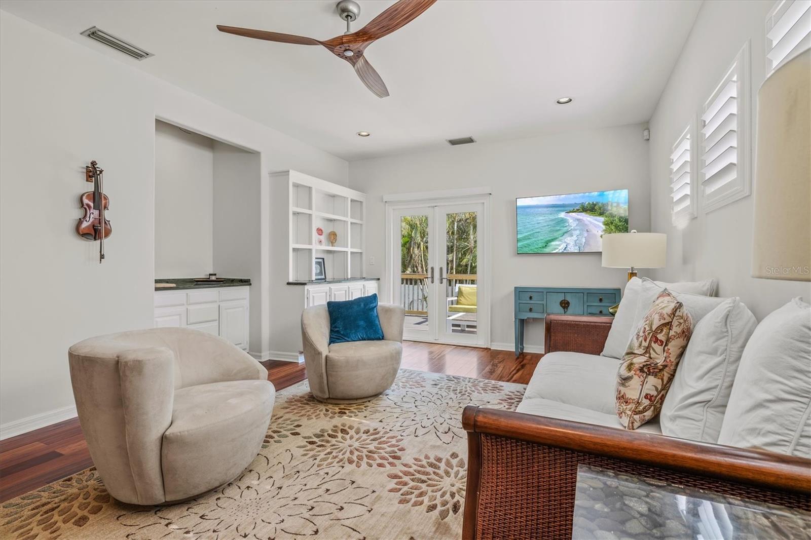 ROBERTS POINT 2 - Residential