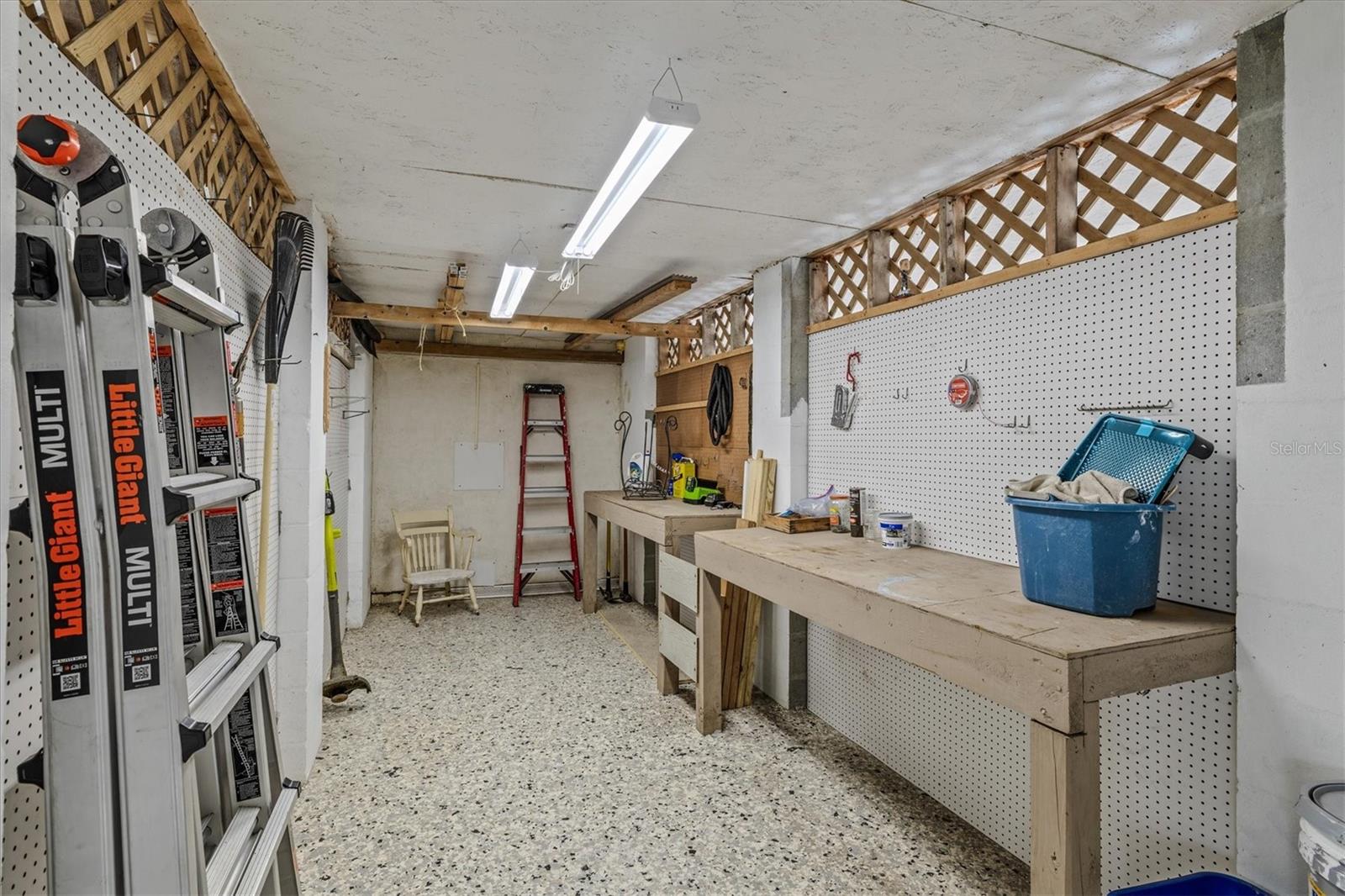 ROBERTS POINT 2 - Residential