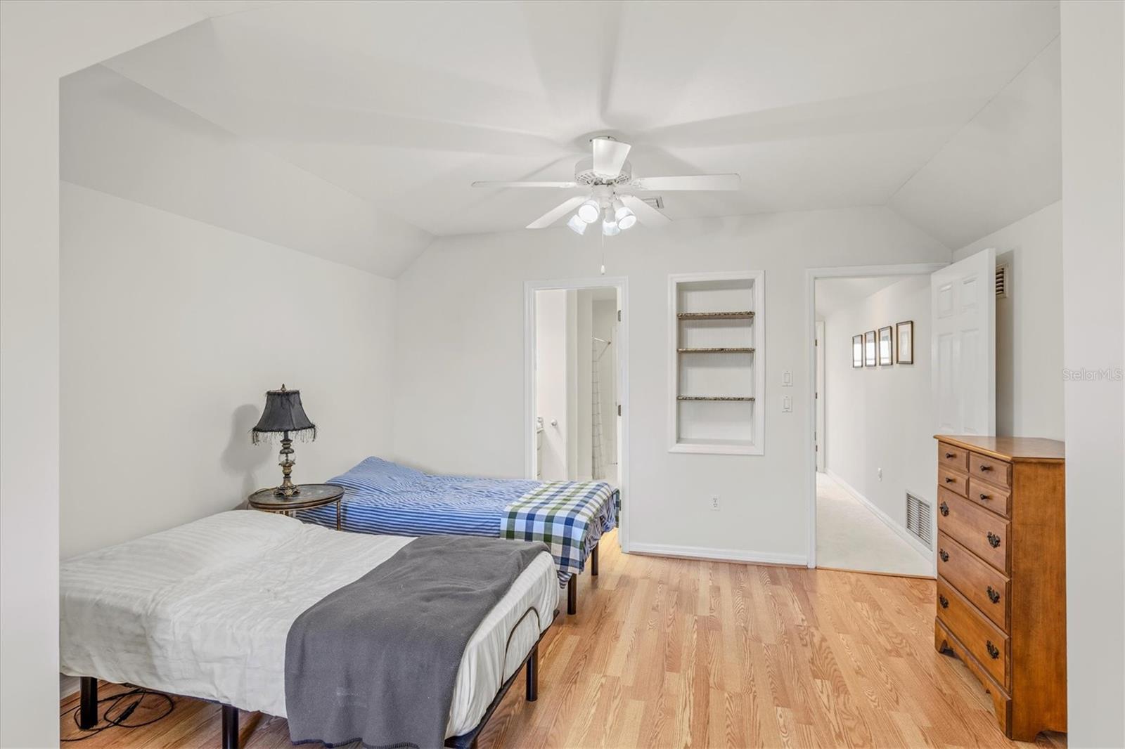 ROBERTS POINT 2 - Residential