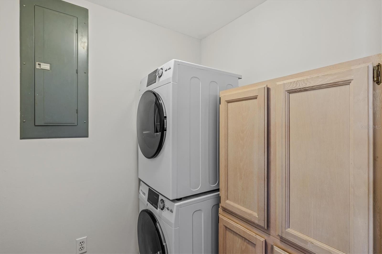 ROBERTS POINT 2 - Residential