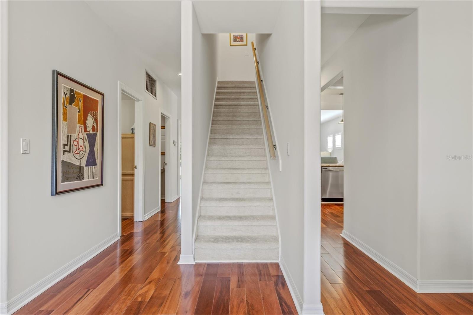 ROBERTS POINT 2 - Residential