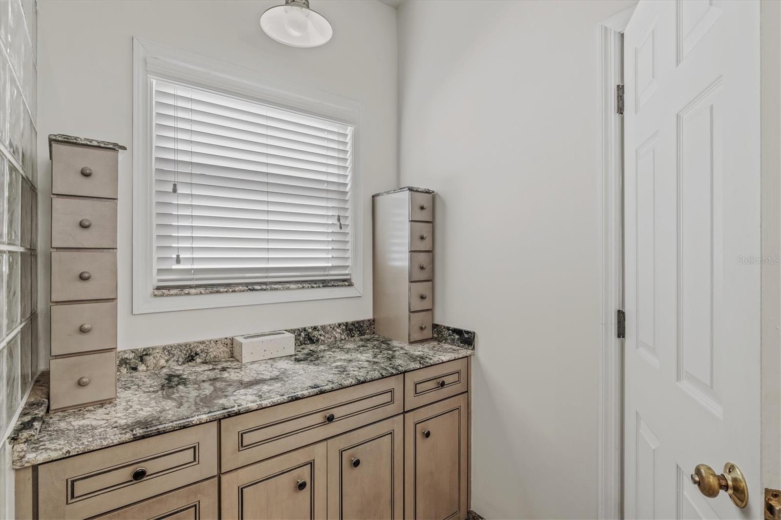 ROBERTS POINT 2 - Residential