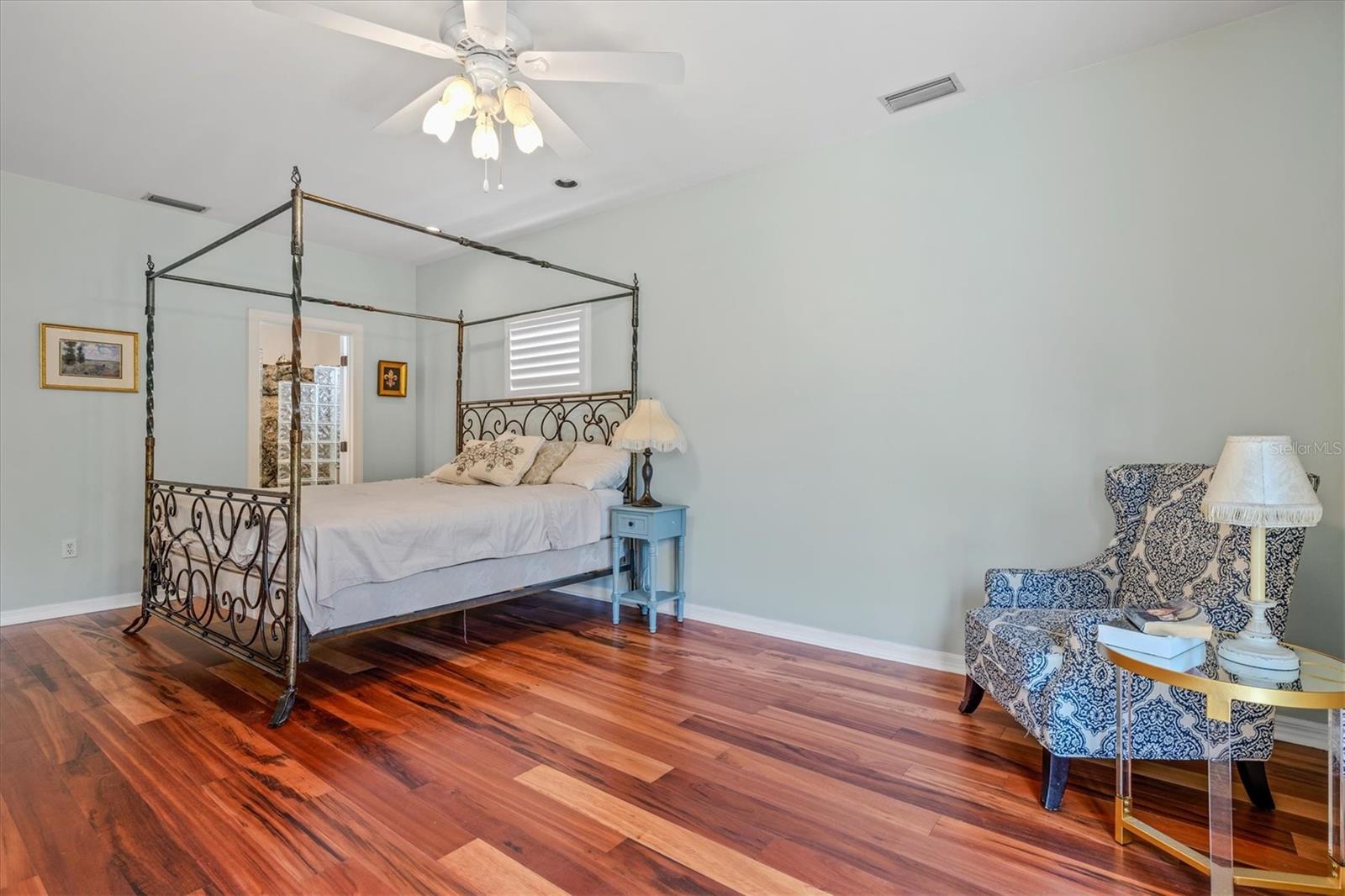 ROBERTS POINT 2 - Residential