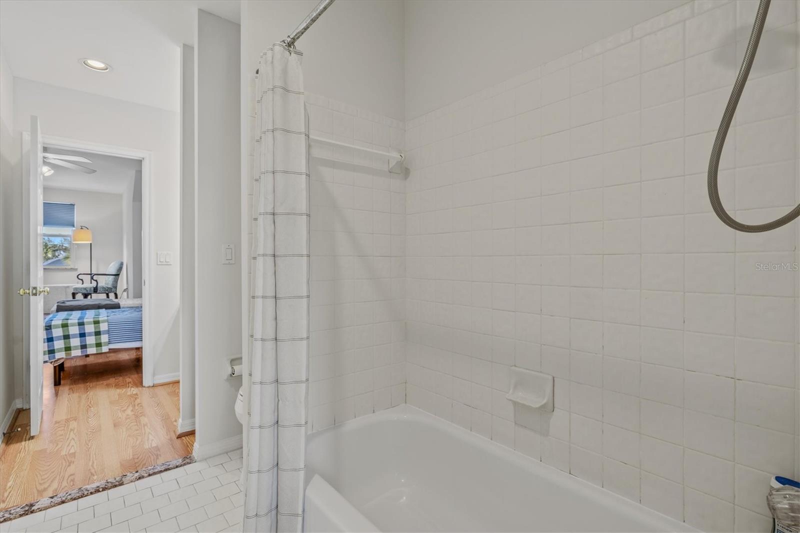 ROBERTS POINT 2 - Residential