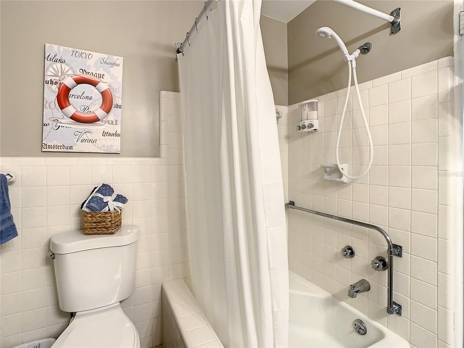 SURFSIDE SUB 2 - Residential Lease