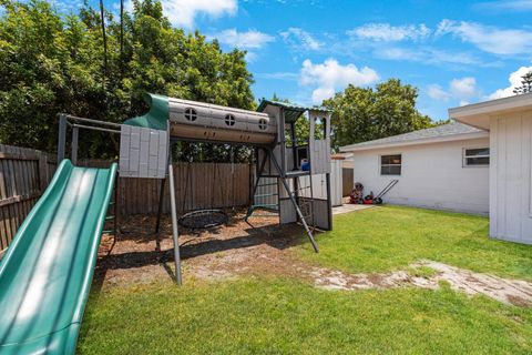 A home in SEMINOLE