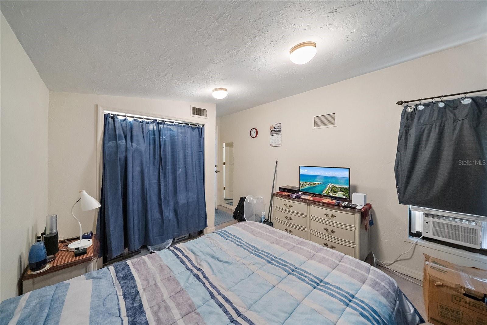 KENSINGTON PARK - Residential