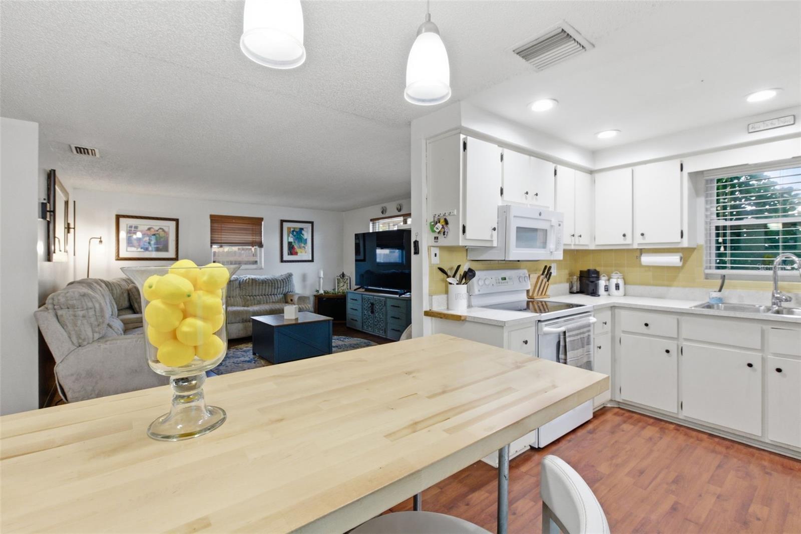 TRENTWOOD MANOR - Residential