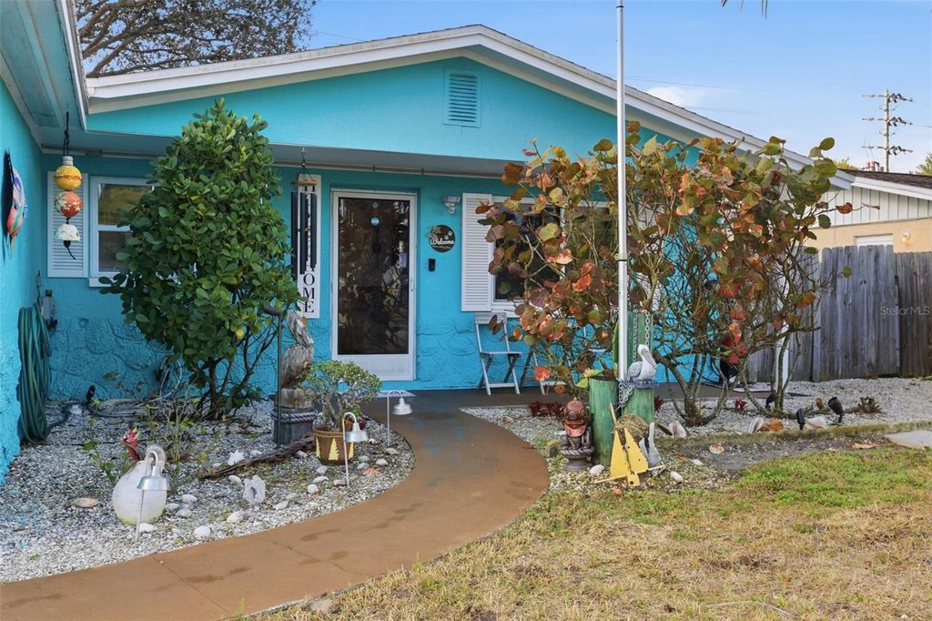 Photo of 1111 Idlebriar Way, Tarpon Springs, FL 34689 (MLS # W7883493)