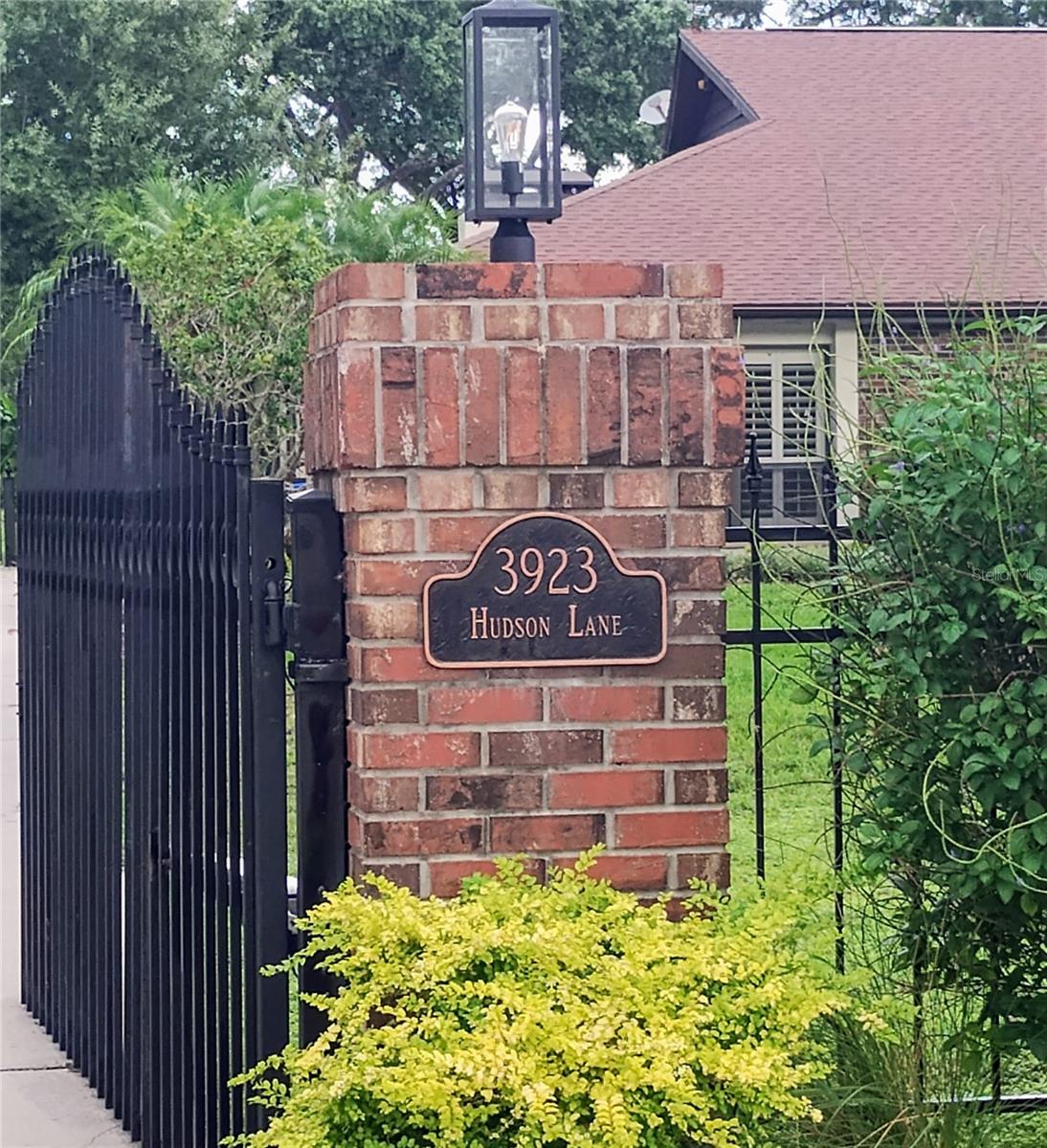 3923 HUDSON LANE