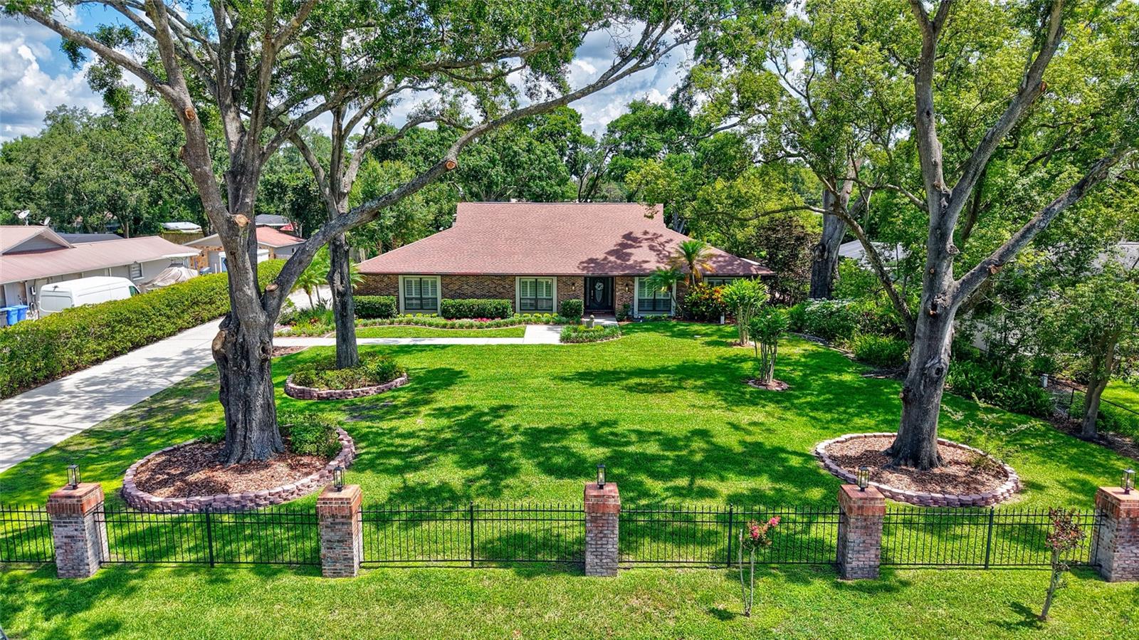 3923 HUDSON LANE