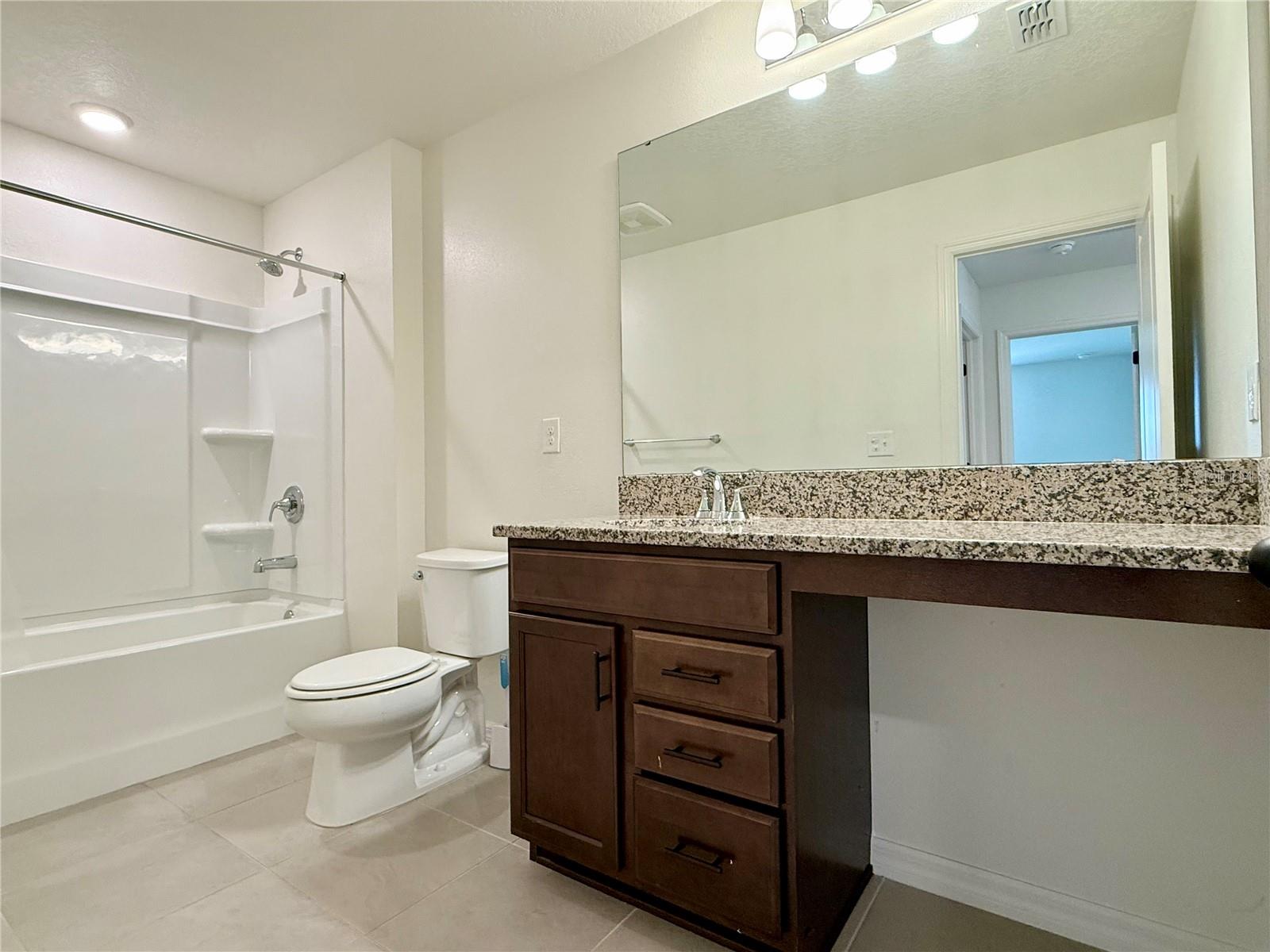 SAWGRASS LAKES PH I-III - Residential Lease