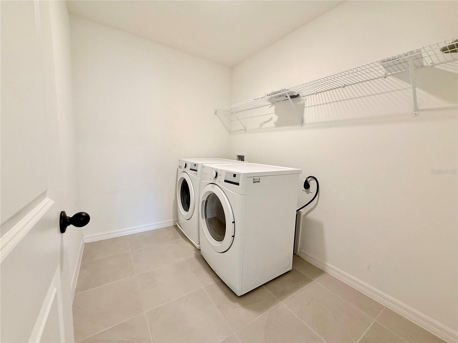 SAWGRASS LAKES PH I-III - Residential Lease