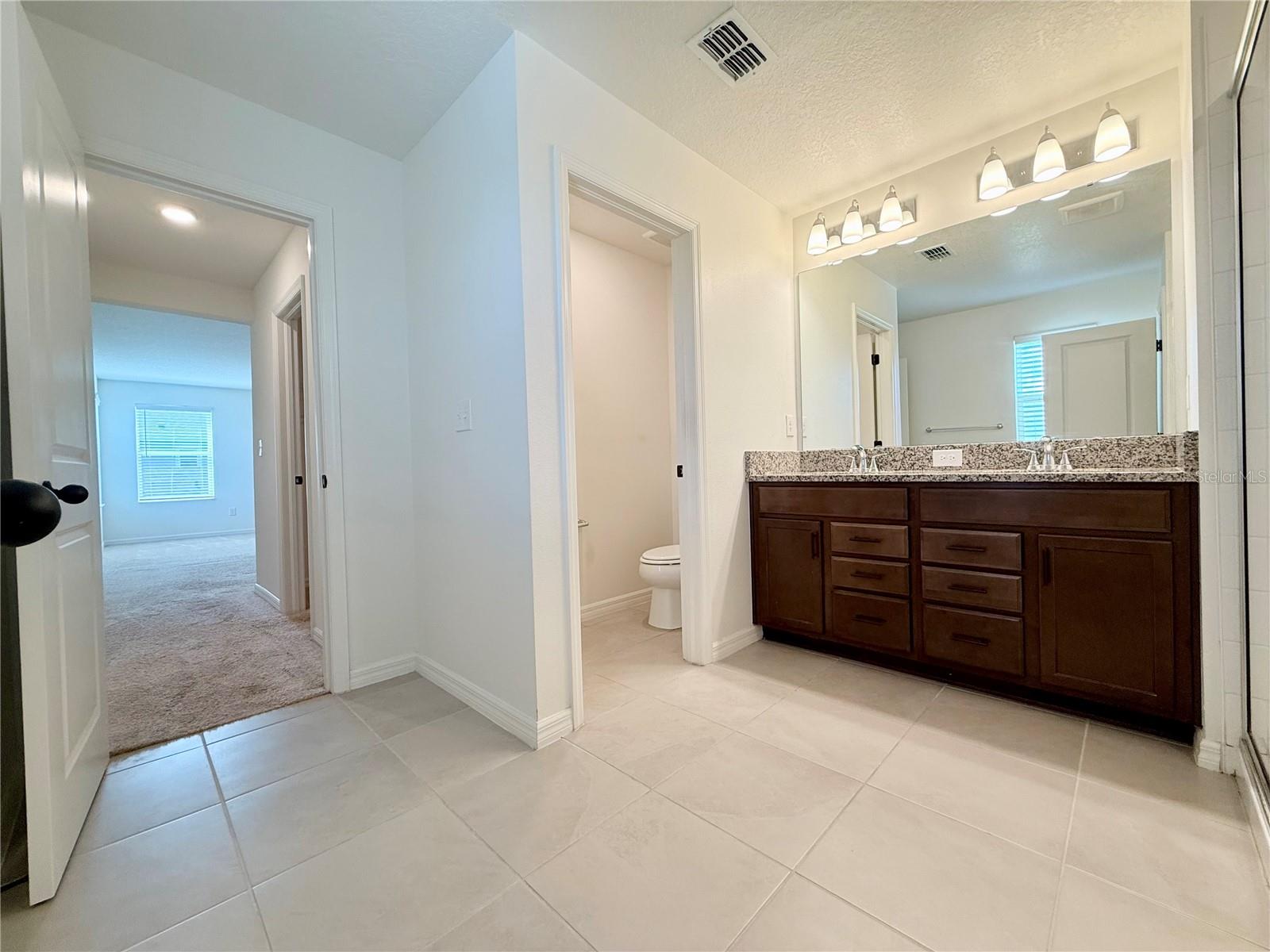 SAWGRASS LAKES PH I-III - Residential Lease