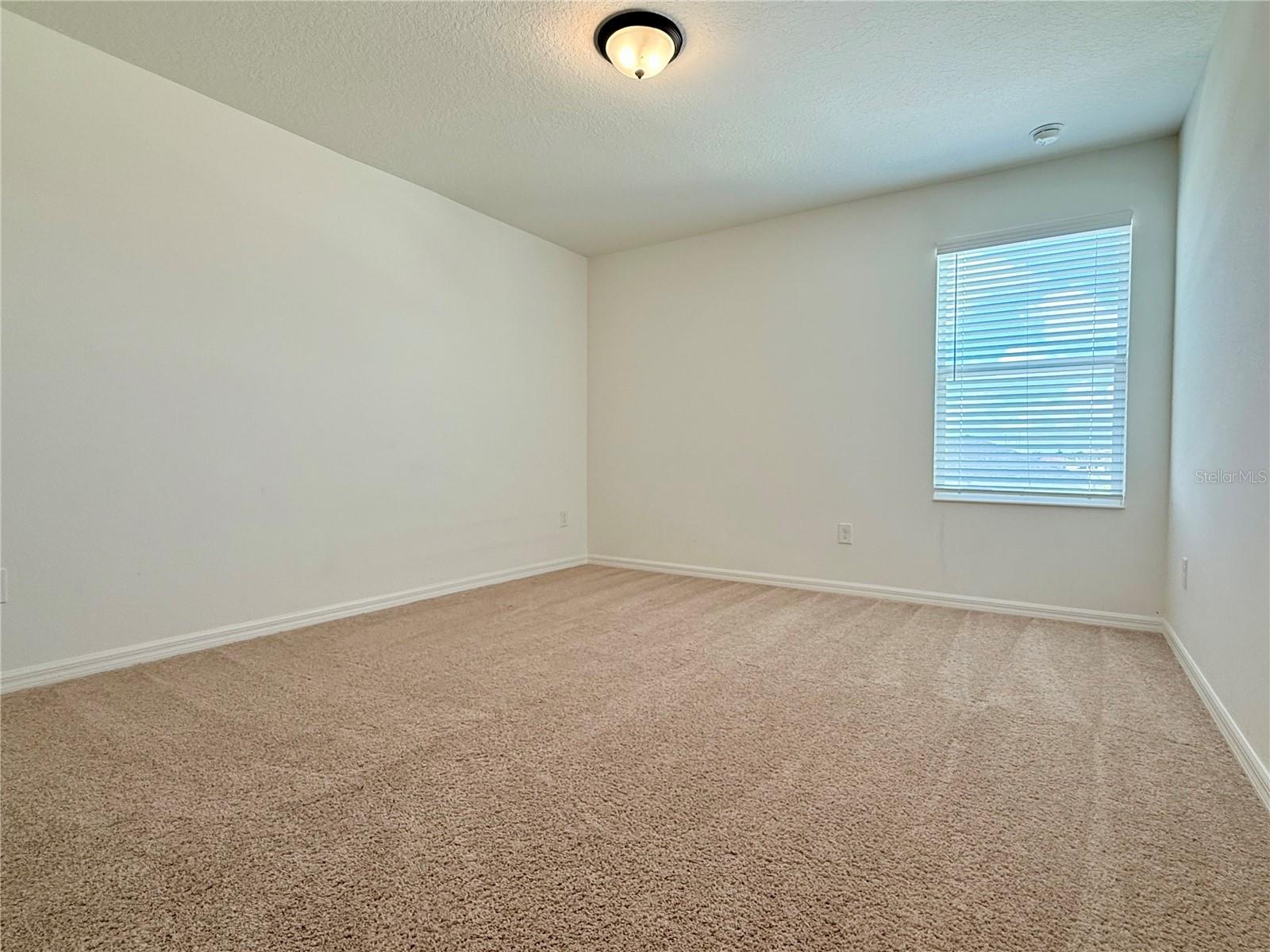 SAWGRASS LAKES PH I-III - Residential Lease