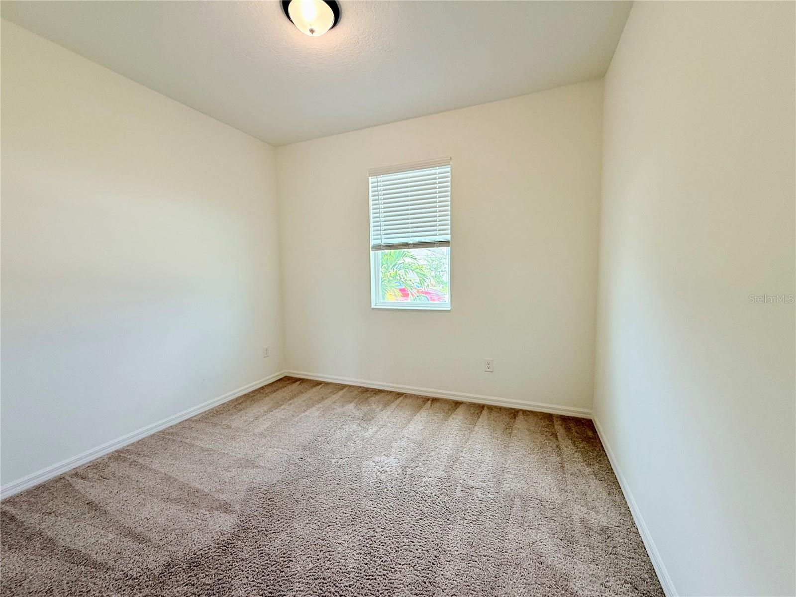 SAWGRASS LAKES PH I-III - Residential Lease