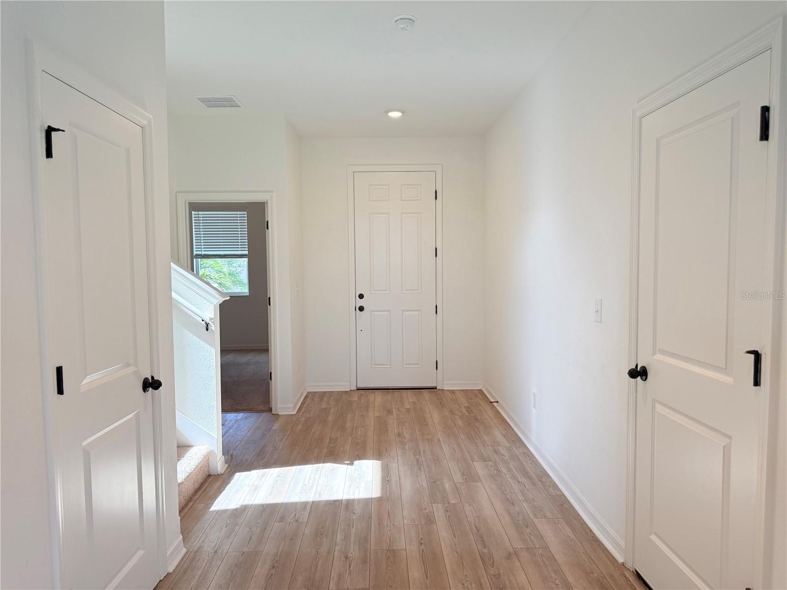 SAWGRASS LAKES PH I-III - Residential Lease