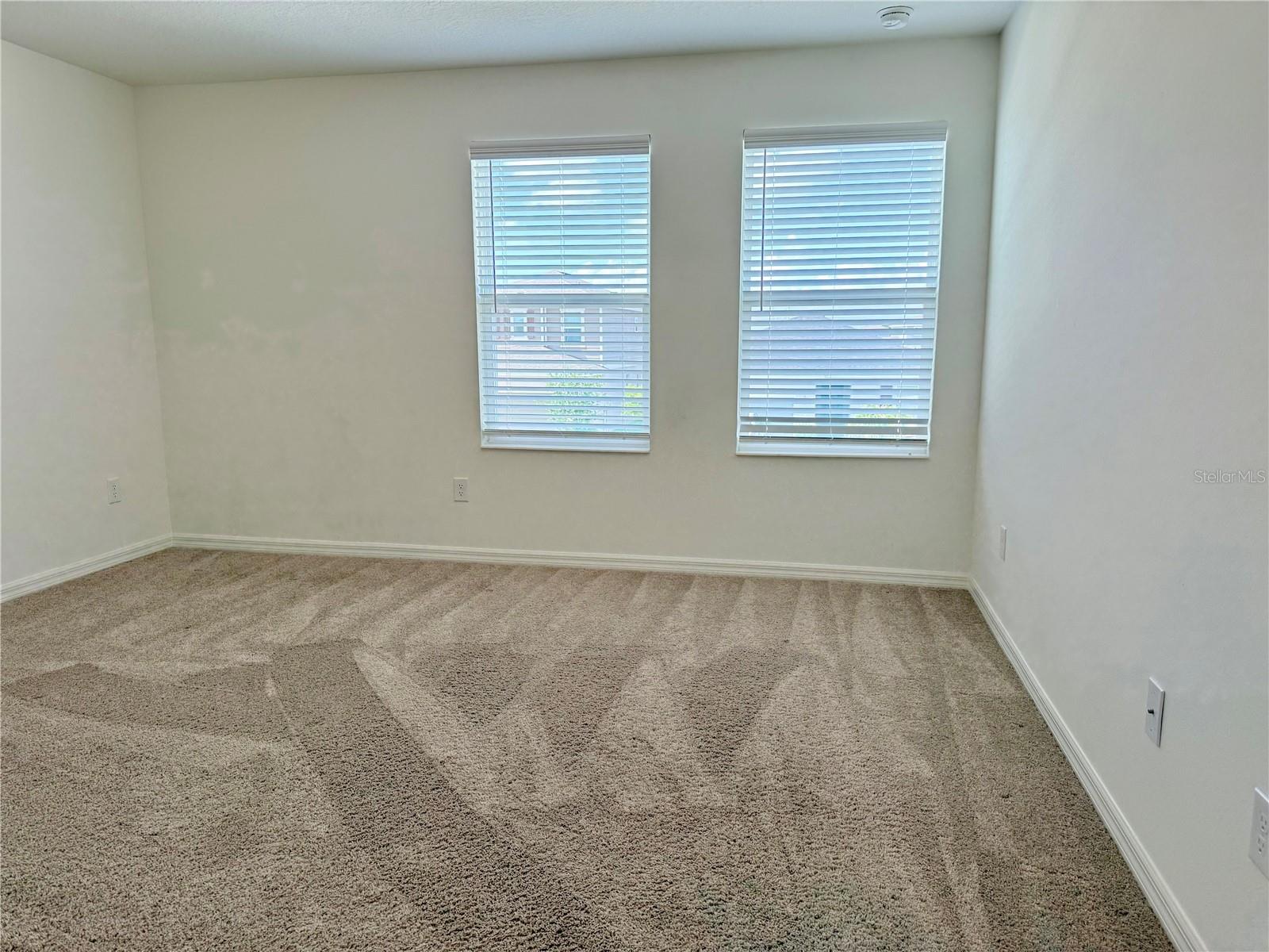 SAWGRASS LAKES PH I-III - Residential Lease