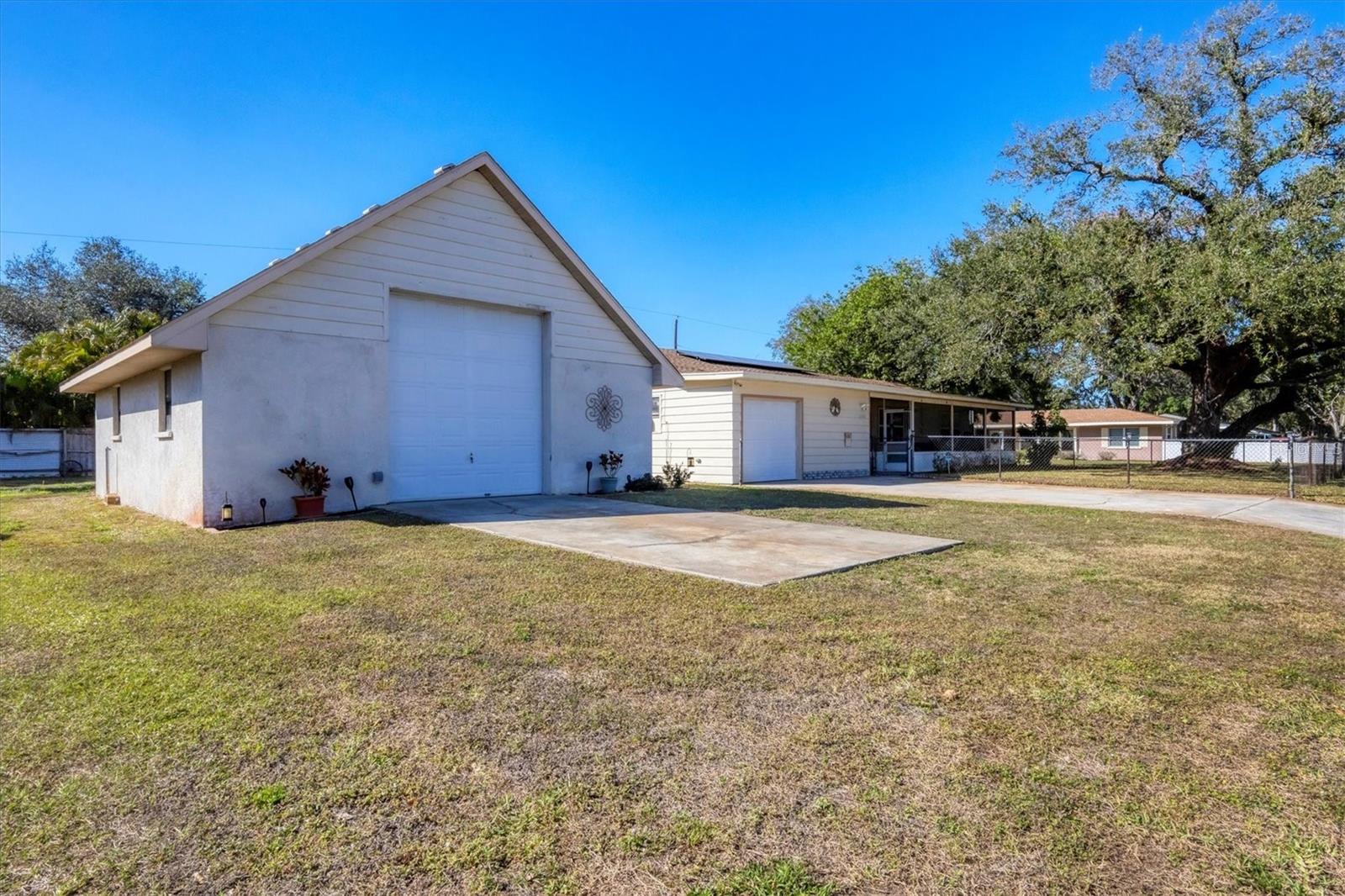 FARROWS - Residential