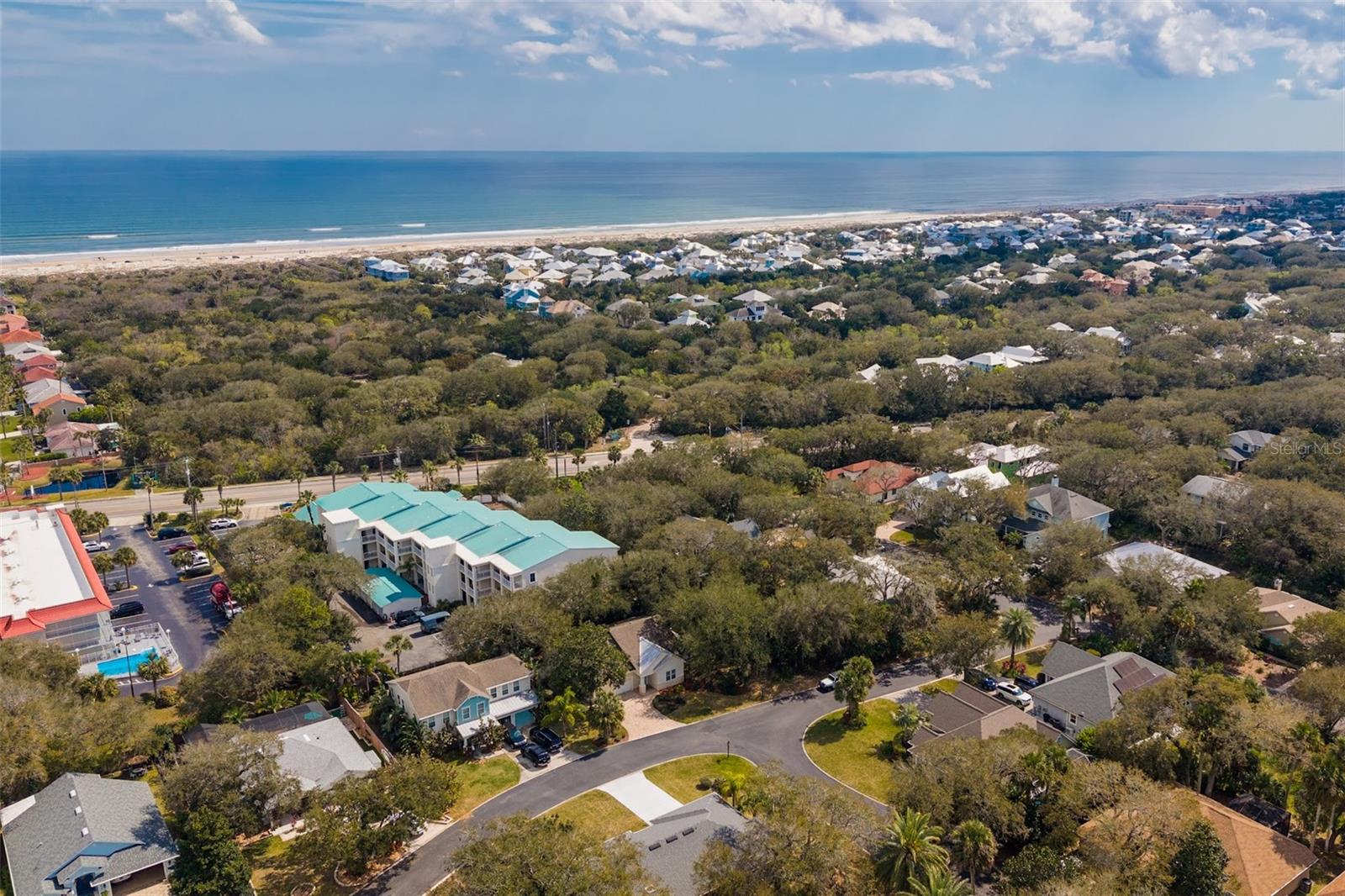 WHISPERING OAKS - Residential