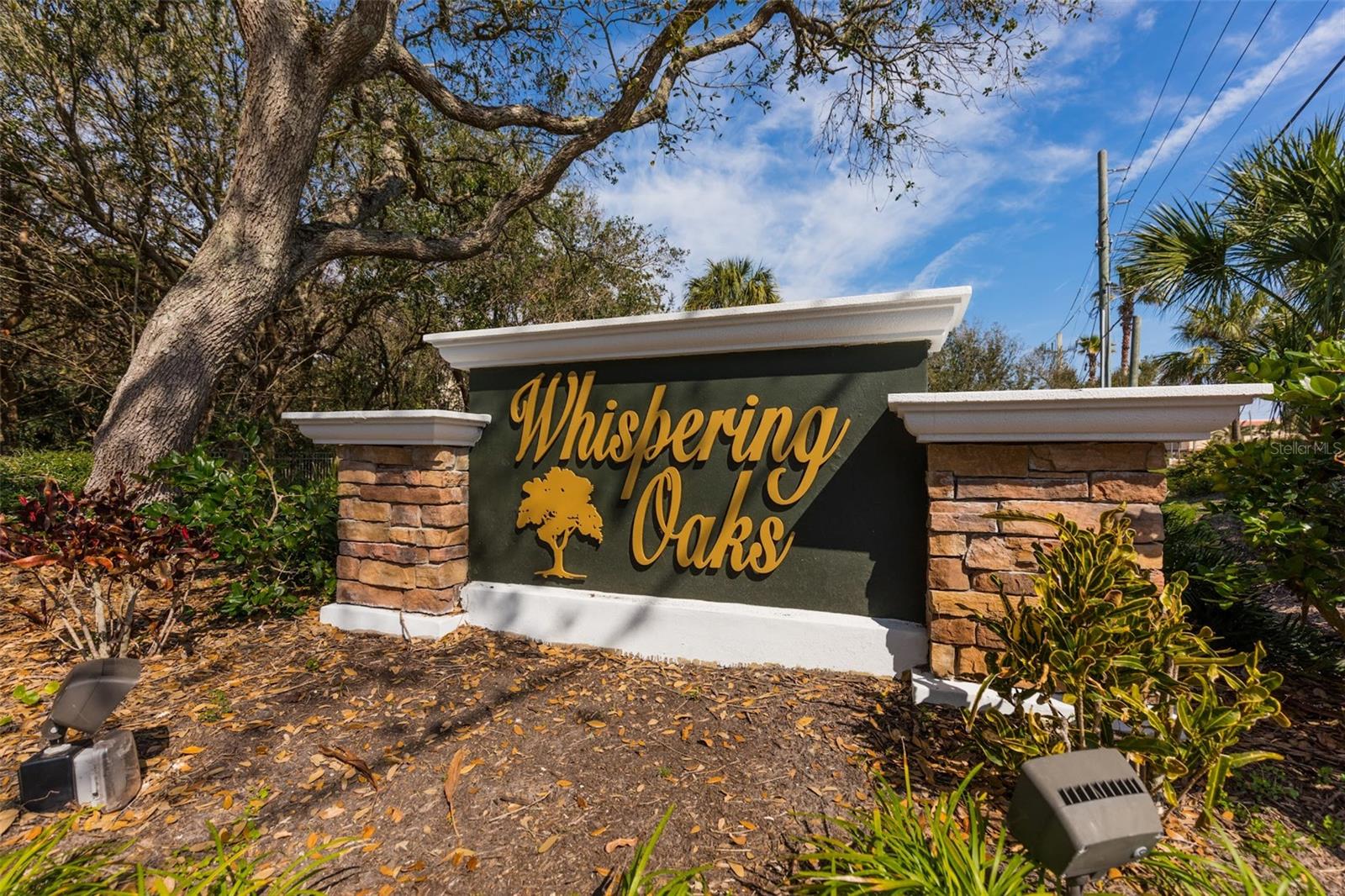 WHISPERING OAKS - Residential