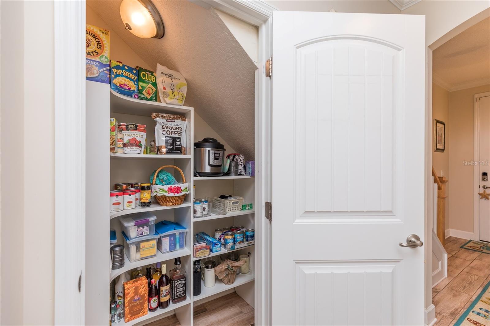 WHISPERING OAKS - Residential