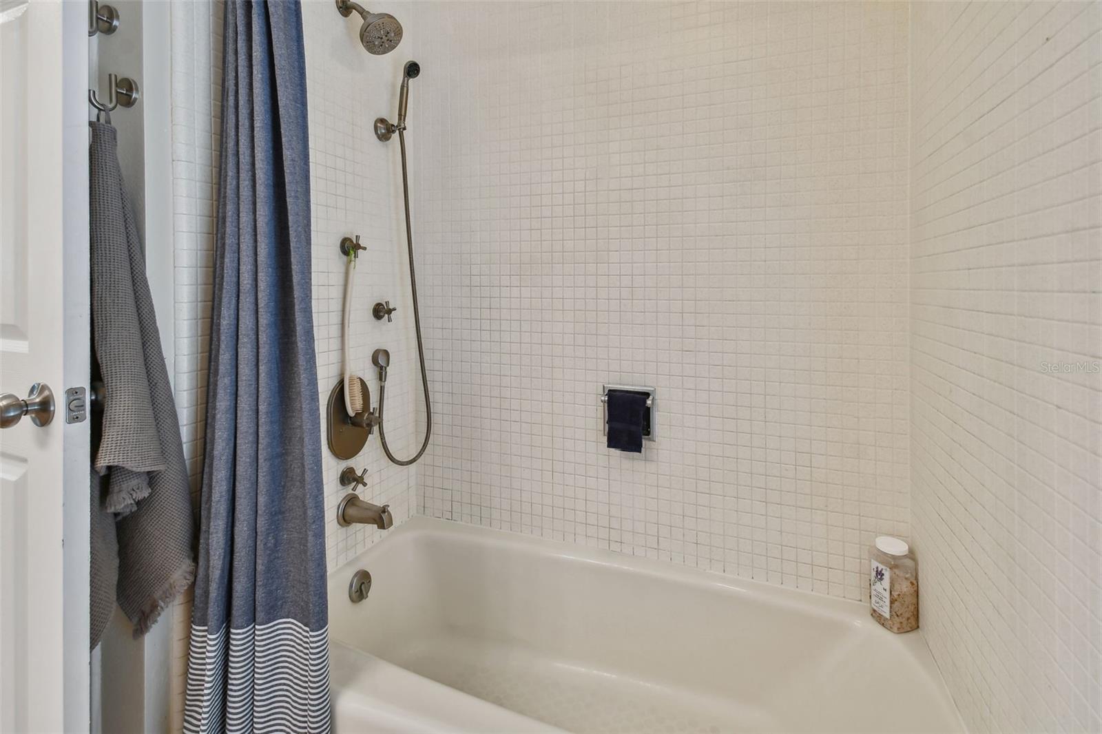 ENISWOOD UNIT II A - Residential