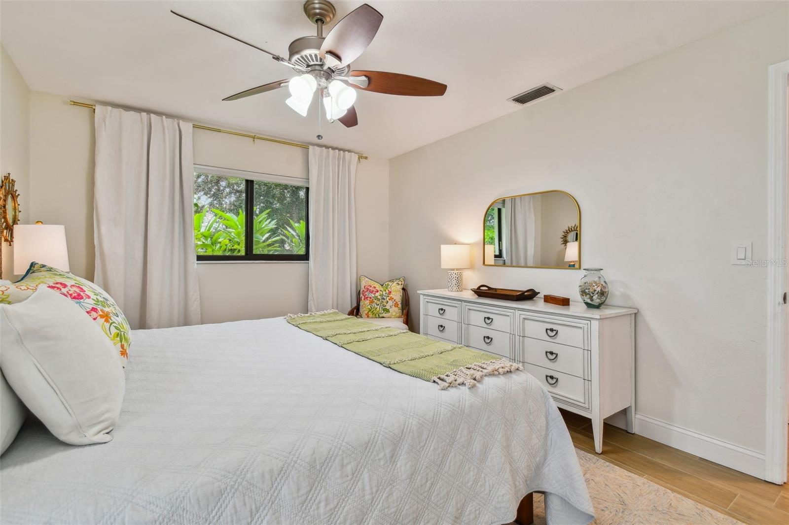 ENISWOOD UNIT II A - Residential